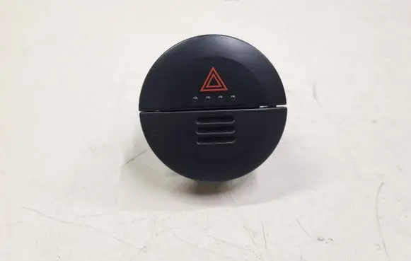 Nissan X-Trail T30 Hazard light switch 06016