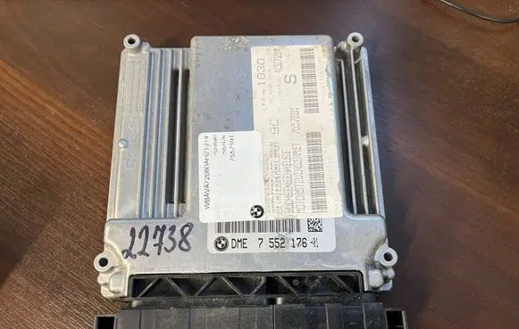 BMW 3 E90 E91 Engine control unit/module 7552176