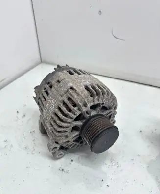 Volkswagen Golf Plus Generator/alternator 06F903023C