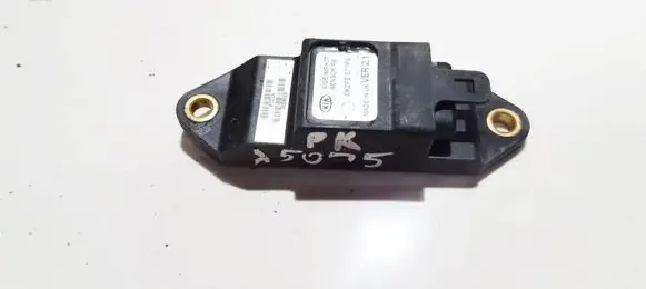 KIA Carens I Airbag deployment crash/impact sensor 0K2FE677F9