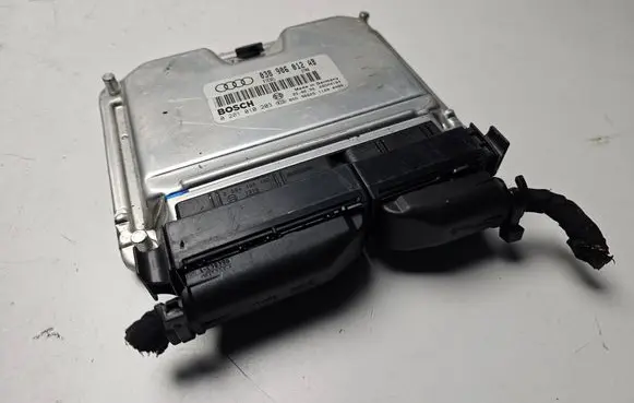 Audi A6 S6 C5 4B Engine control unit/module 038906012AB 28SA4184 0281010203