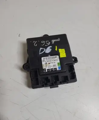 Mercedes-Benz E W212 Door control unit/module A1698207226 32044204297202 05072332