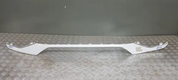 Front bumper splitter molding