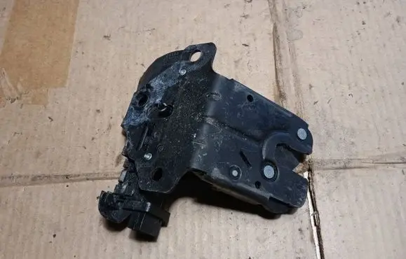 Audi A4 S4 B7 8E 8H Tailgate/trunk/boot lock/catch/latch 8P4827505B