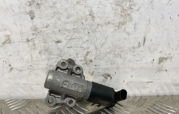 Volvo XC40 Oil pressure sensor 31480441
