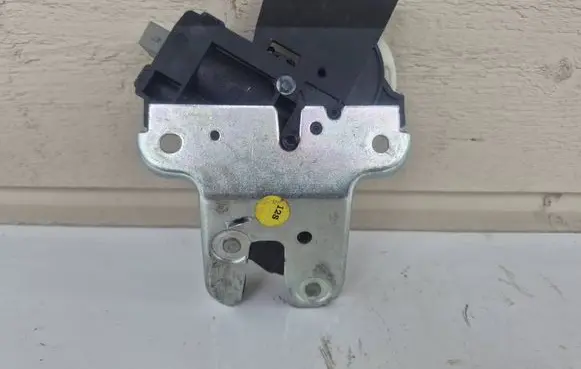 Tailgate/trunk/boot lock/catch/latch