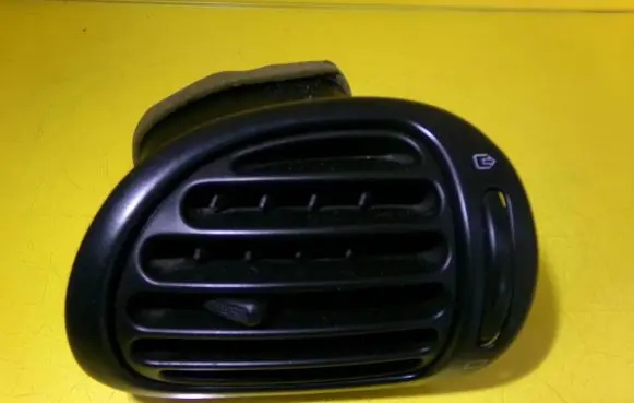 Peugeot 206 Dashboard side air vent grill/cover trim 9632184377