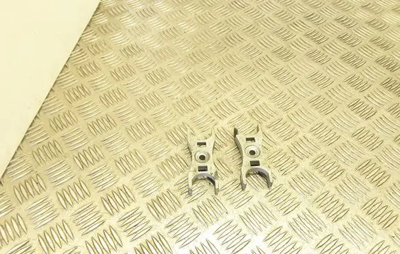 Volkswagen Tiguan Fuel Injector clamp holder
