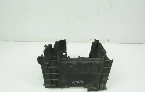 Renault Clio III Battery bracket 