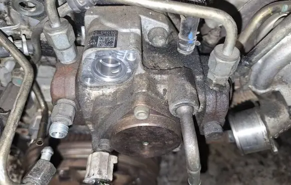 Toyota Avensis T250 Fuel injection high pressure pump 221000r010 hu2994000-0311