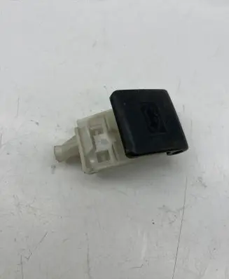 Toyota Avensis T250 Engine bonnet (hood) release handle