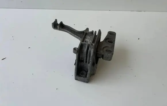 Volkswagen Polo VI Engine mount bracket 2Q0199262K