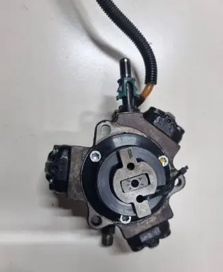Chrysler PT Cruiser Fuel injection high pressure pump