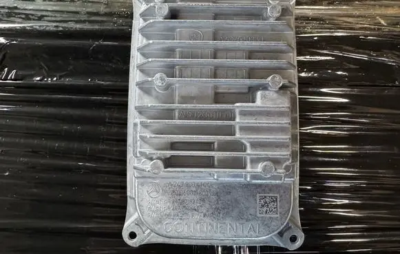 Mercedes-Benz B W247 LED ballast control module A2479004104