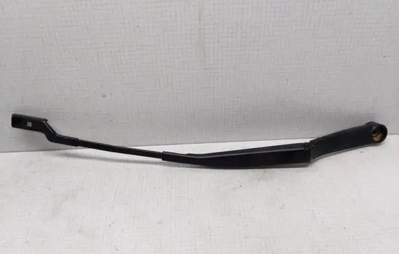 KIA Ceed Front wiper blade arm D226CET