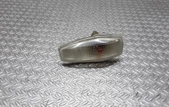 KIA Sorento Front fender indicator light