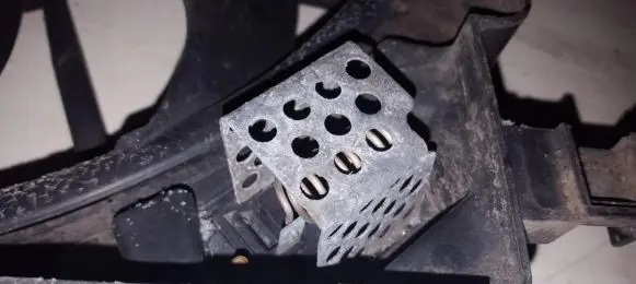 Opel Astra G Coolant fan relay 3134503069