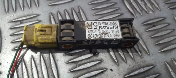 Nissan Almera N16 Airbag deployment crash/impact sensor 0285002010 98831BM740