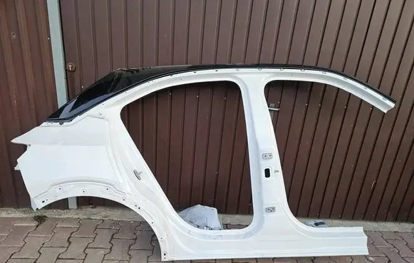 Opel Mokka B Side car body part 
