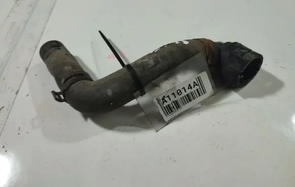 Volkswagen PASSAT B6 Engine coolant pipe/hose 