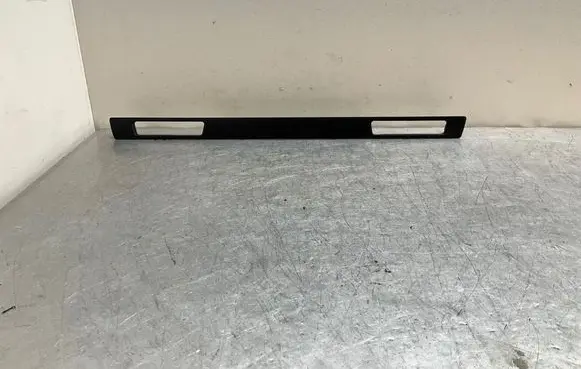 Dashboard glove box trim