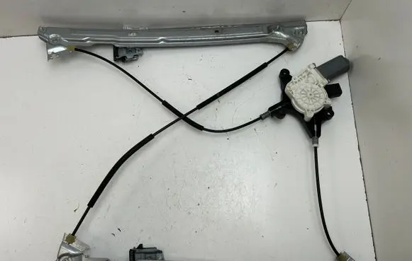 Mercedes-Benz Vito Viano W639 Front door window regulator with motor 927233105