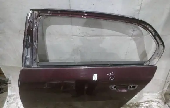 Skoda Superb B6 (3T) Rear door RAUDONOS