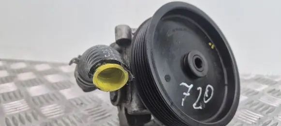 Mercedes-Benz E W212 Power steering pump A0064666501