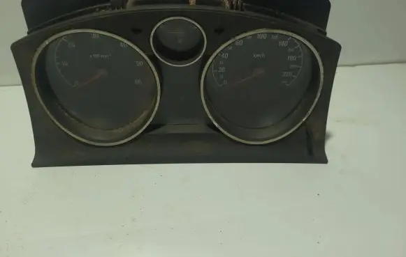 Opel Zafira B Speedometer (instrument cluster) 13225988 SW6607