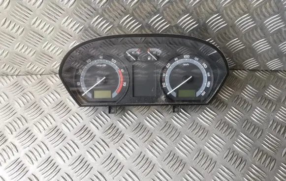 Skoda Fabia Mk1 (6Y) Speedometer (instrument cluster) 6Y0920881M
