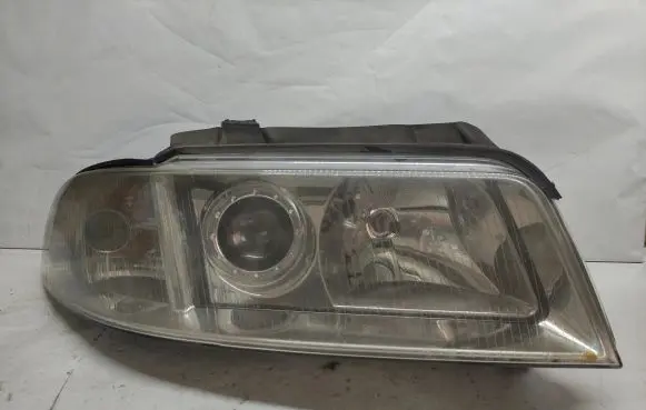 Audi A4 S4 B5 8D Headlight/headlamp 89300385 8D0941030AK
