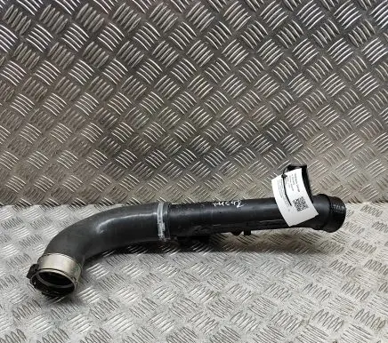 Volvo XC60 Intercooler hose/pipe 31686412