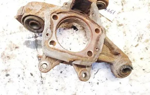 Rear wheel hub