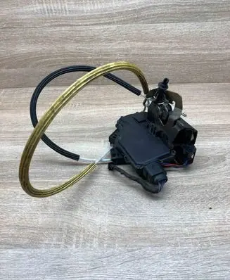 Volkswagen Golf IV Front door lock 1J0973714