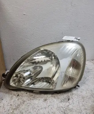Toyota Yaris Headlight/headlamp