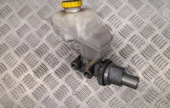 Dodge Challenger Master brake cylinder