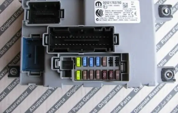 Fiat 500 Central body control module 00521783780 521783780 28718298