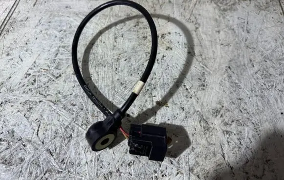 Ford Focus C-MAX Detonation knock sensor 12A699BA 1072086B