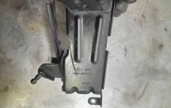 Ford C-MAX I Fuel filter bracket/mount holder 3M5Q9A072E