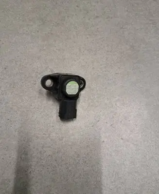 Mercedes-Benz CLA C117 X117 W117 Air pressure sensor A0051535028