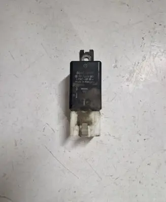 Mercedes-Benz Vito Viano W639 Glow plug pre-heat relay 899260000