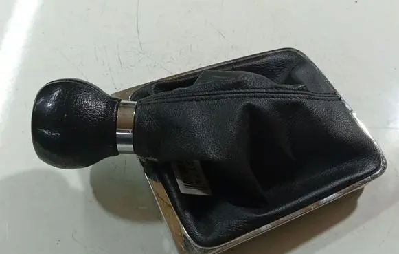 Volkswagen PASSAT B6 Gear lever shifter trim leather/knob 3C0711113A