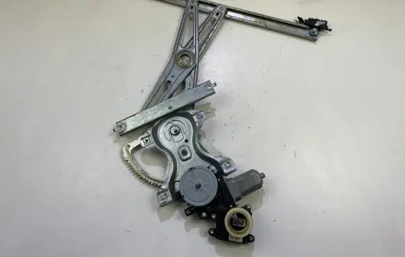 Toyota Corolla E140 E150 Rear door window regulator with motor 8570202020