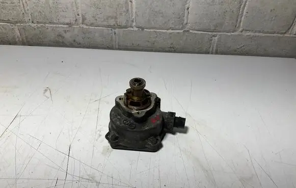 BMW 3 E92 E93 Vacuum pump 7558344