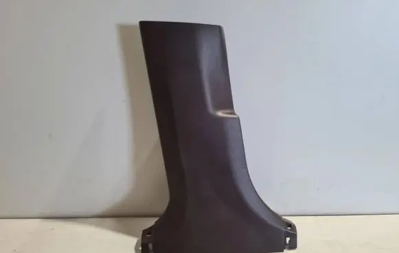 (B) pillar trim (bottom)