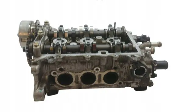 Peugeot 107 Engine head 
