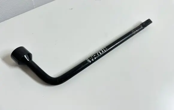 Toyota Avensis T270 Tool set 