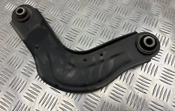 Chrysler Pacifica Rear control arm 68235367B 84190