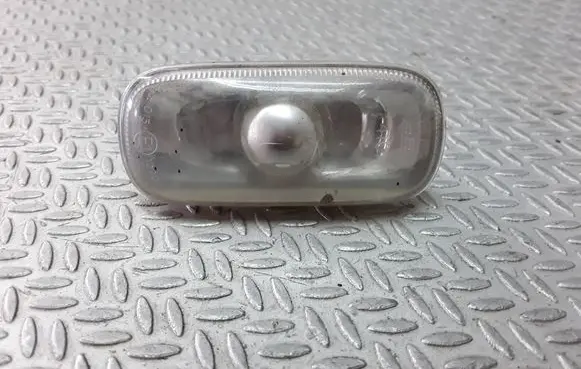 Audi A4 S4 B6 8E 8H Front fender indicator light 8E0949127