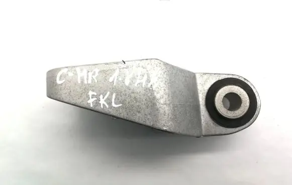 Toyota C-HR I Gearbox mount